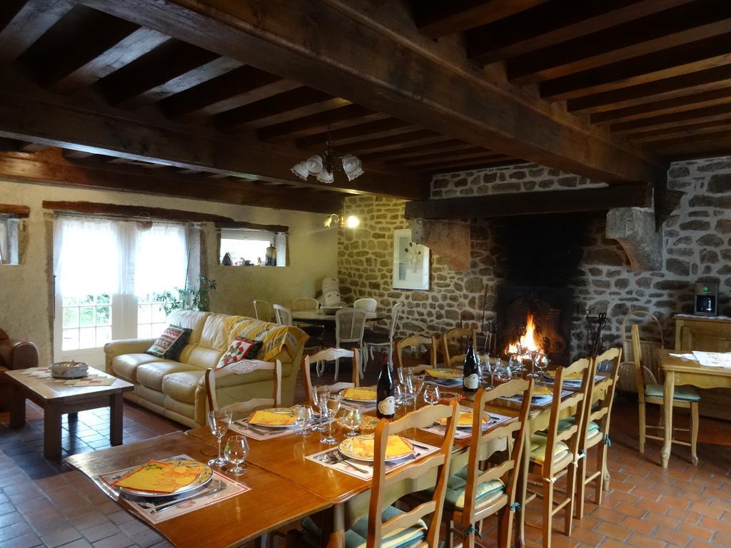 La Clef Des Champs Bed and Breakfast La Roche-en-Brenil Eksteriør billede